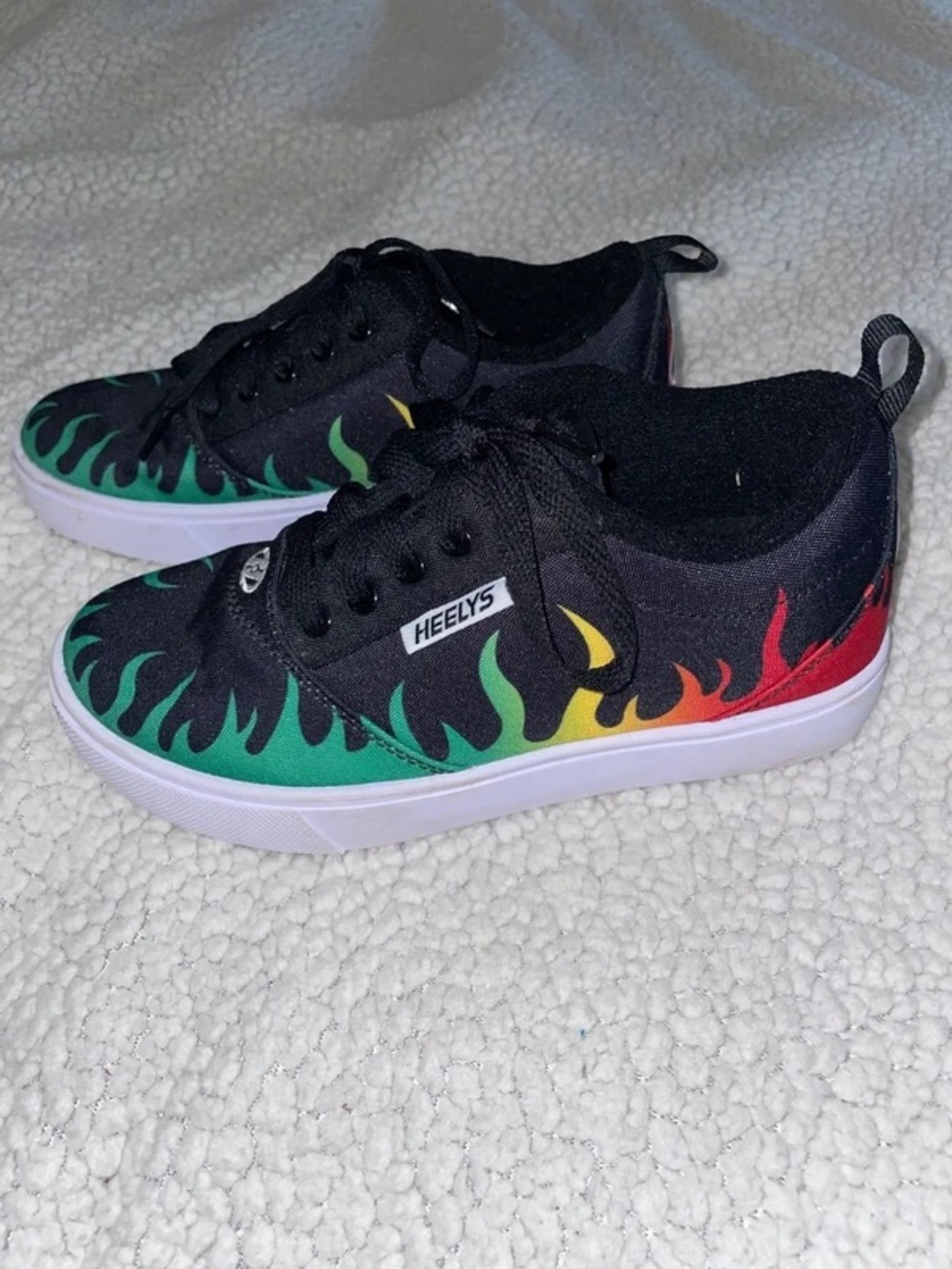 Heelys Youth Sneaker Skates size 4 Black Flame Kids